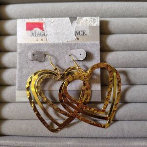 VTG Triple Heart Dangly Gold Tone Hammered Earrings/J95